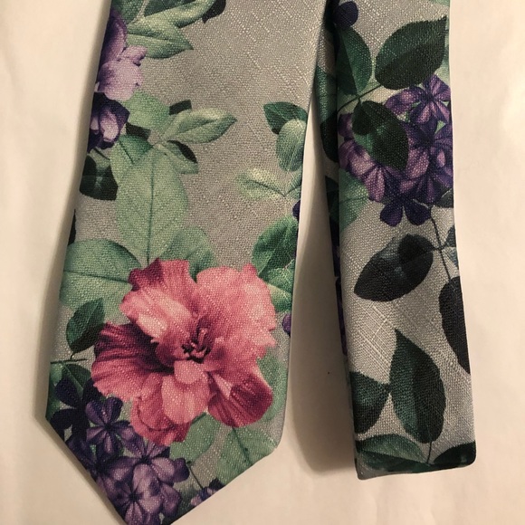 IBT Other - IBT Pink Purple Green Gray Floral Tie